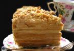 नेपोलियन केक - एक स्वादिष्ट पुरानी रेसिपी!