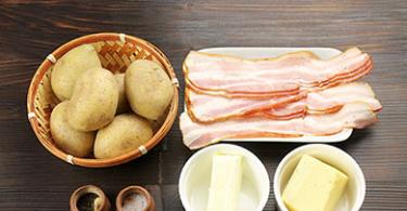 بطاطس الأكورديون في الفرن - وصفات بالجبن ولحم الخنزير المقدد والفطر والدجاج والسجق